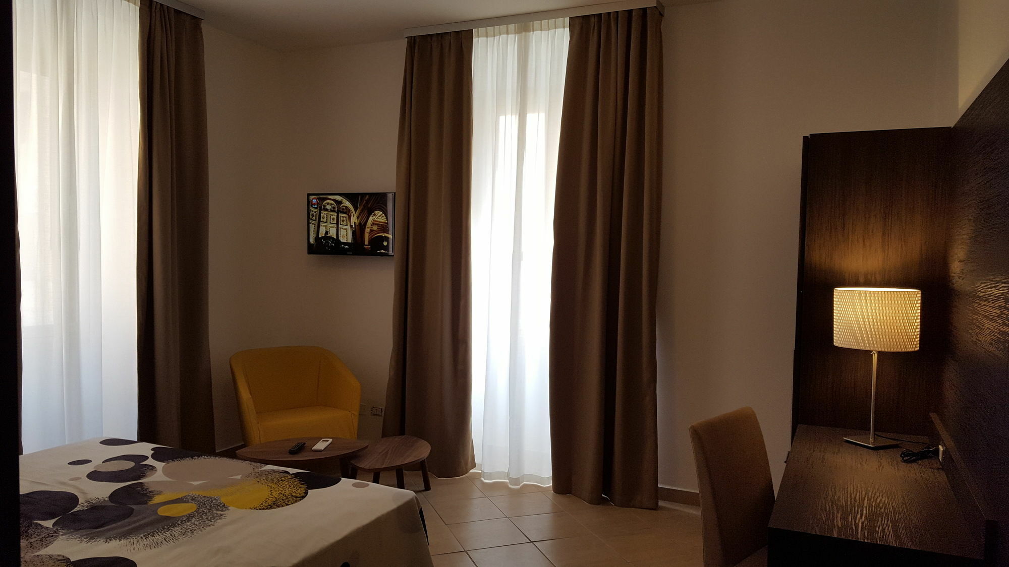 Una Finestra Su Monti Roma Dış mekan fotoğraf